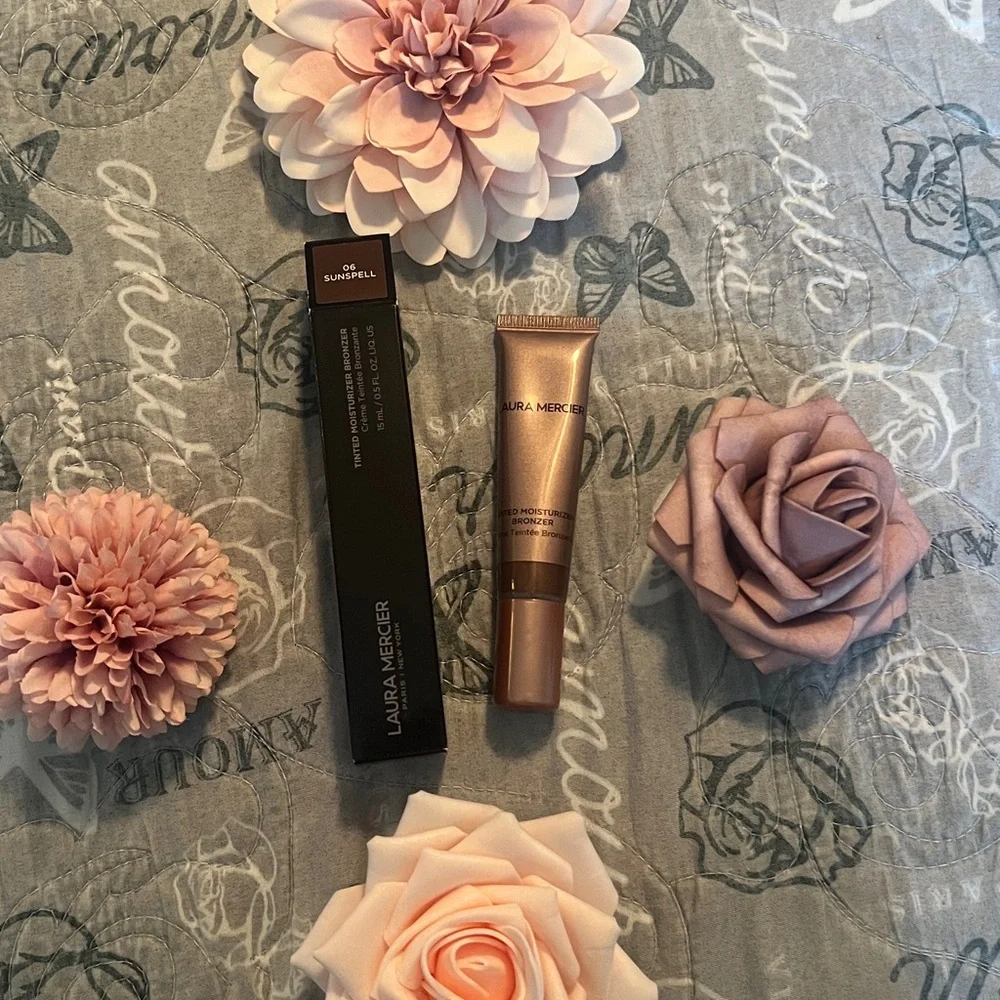 Laura Mercier Tinted Moisturizer Bronzer 06 Sunspell
